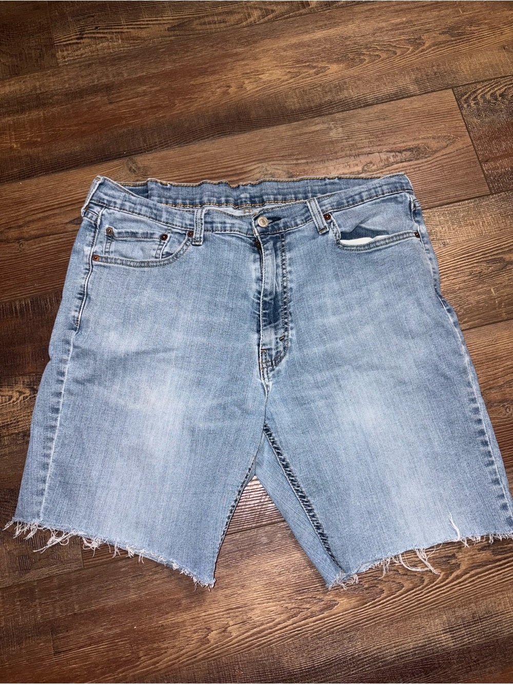 Levi’s 541 Athletic Fit Cut Off Denim Shorts Men’s Size 38 Blue Jean Shorts